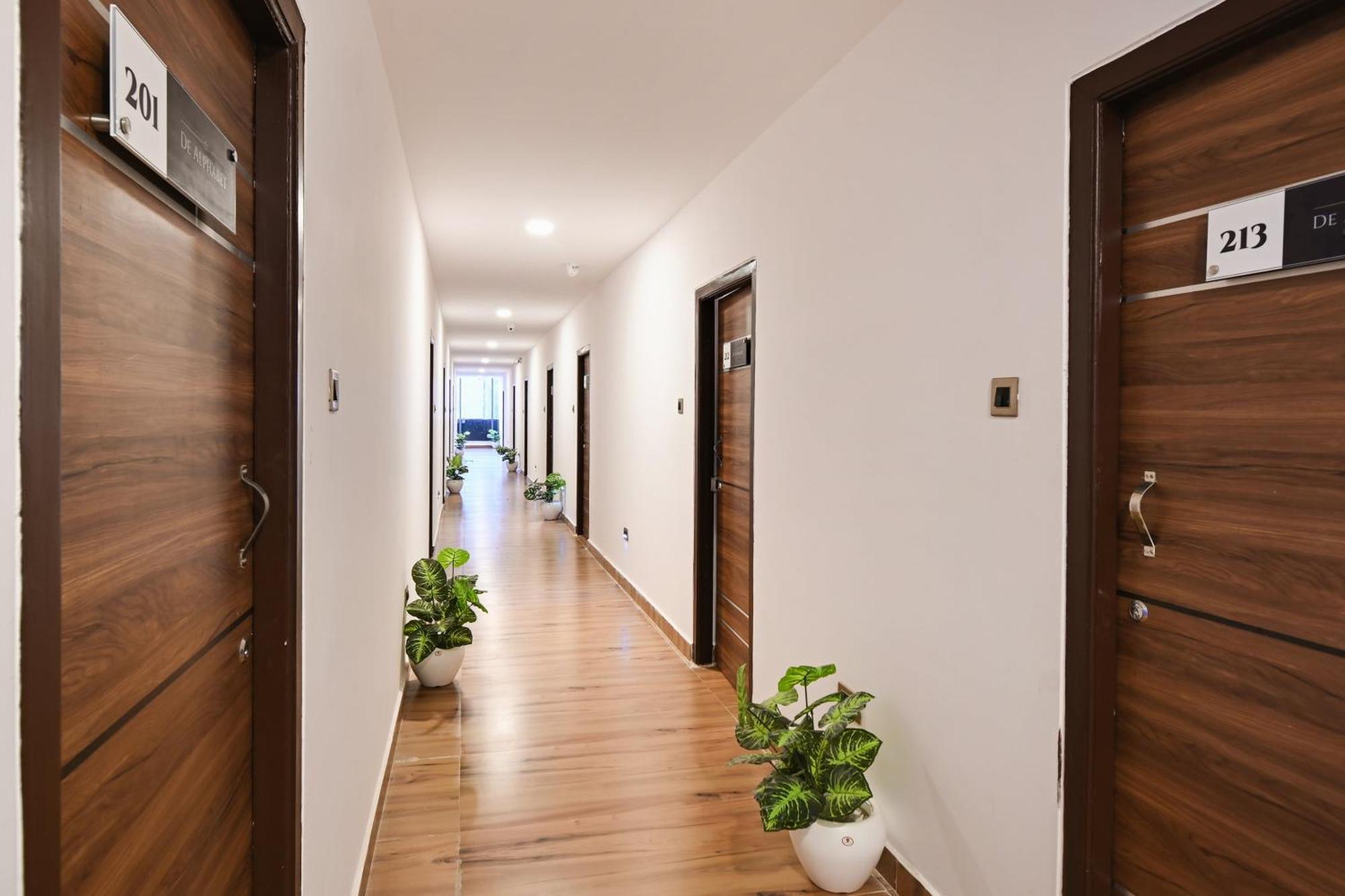 Super Townhouse De Alphabet Karmanghat Hajdarábád Exteriér fotografie