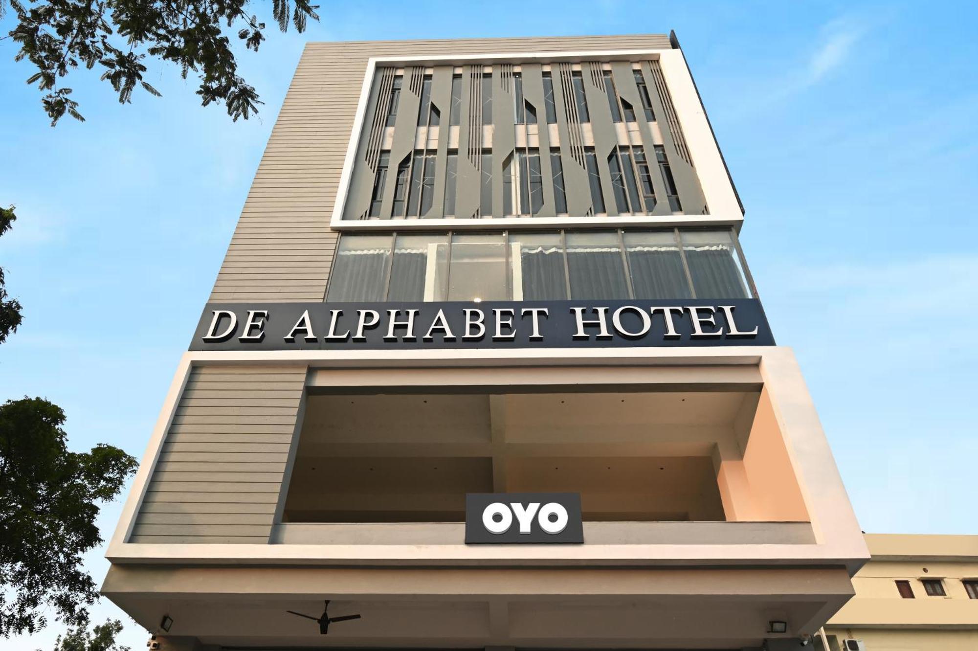 Super Townhouse De Alphabet Karmanghat Hajdarábád Exteriér fotografie